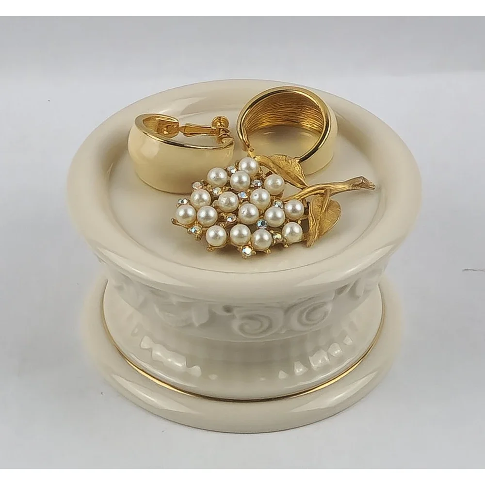 Lenox Versailles Ceramic Pillar Candle Holder in Cream & Gold